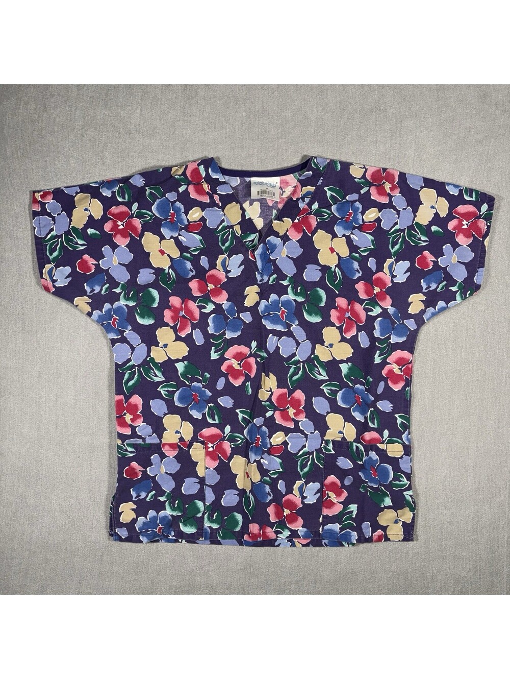Fundamentals by White Swan Women’s Size Medium Purple Floral Scrub Top